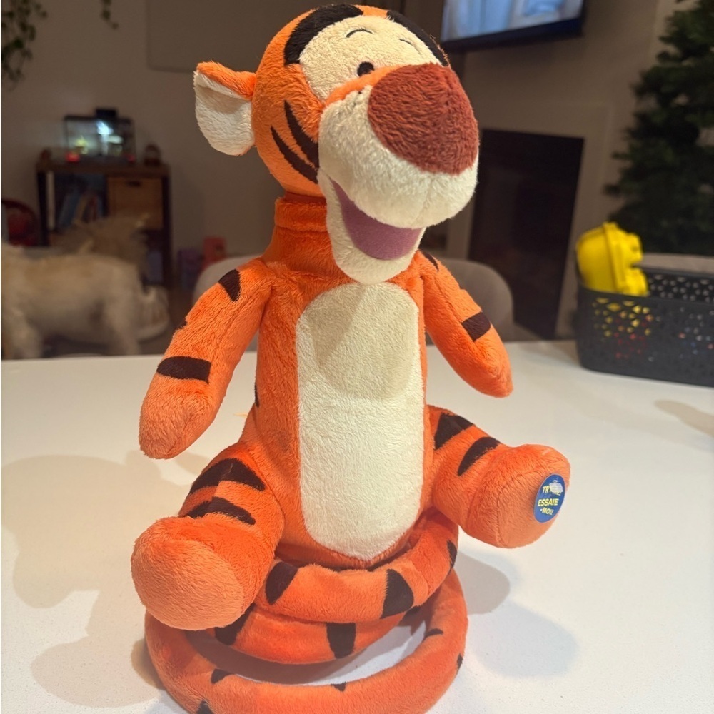 Disney Winnie the Pooh Tigger Talking Bouncing Plush – Works! w/ Tags - Picture 3 of 8